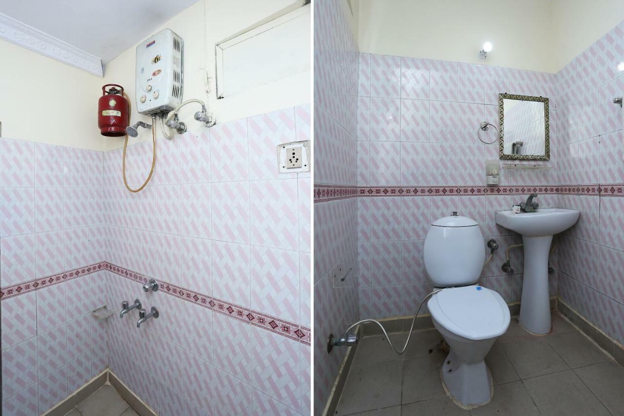 Oyo 39830 Hotel Esquire Meerut Exterior photo